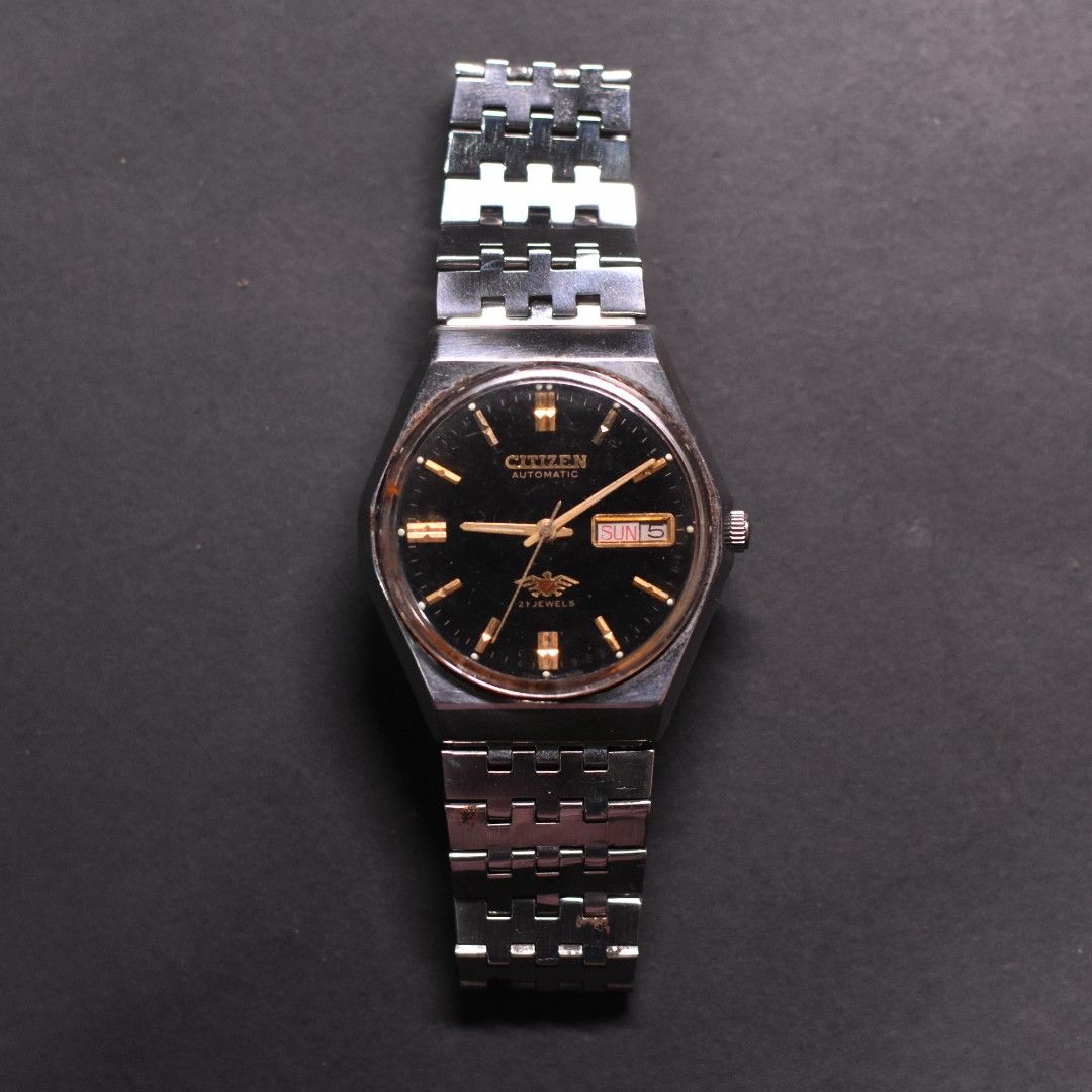 Vintage Citizen Automatic Watch (Category: Men's Watches) located in Makati City. Submitted by _damitnilawrence (Listing ID 1347508746, Image 1). Description: Automatic Citizen Watch Day-Date function Black Dial Stainless Steel Case and Bracelet minor issue on bracelet but wont affect performance.