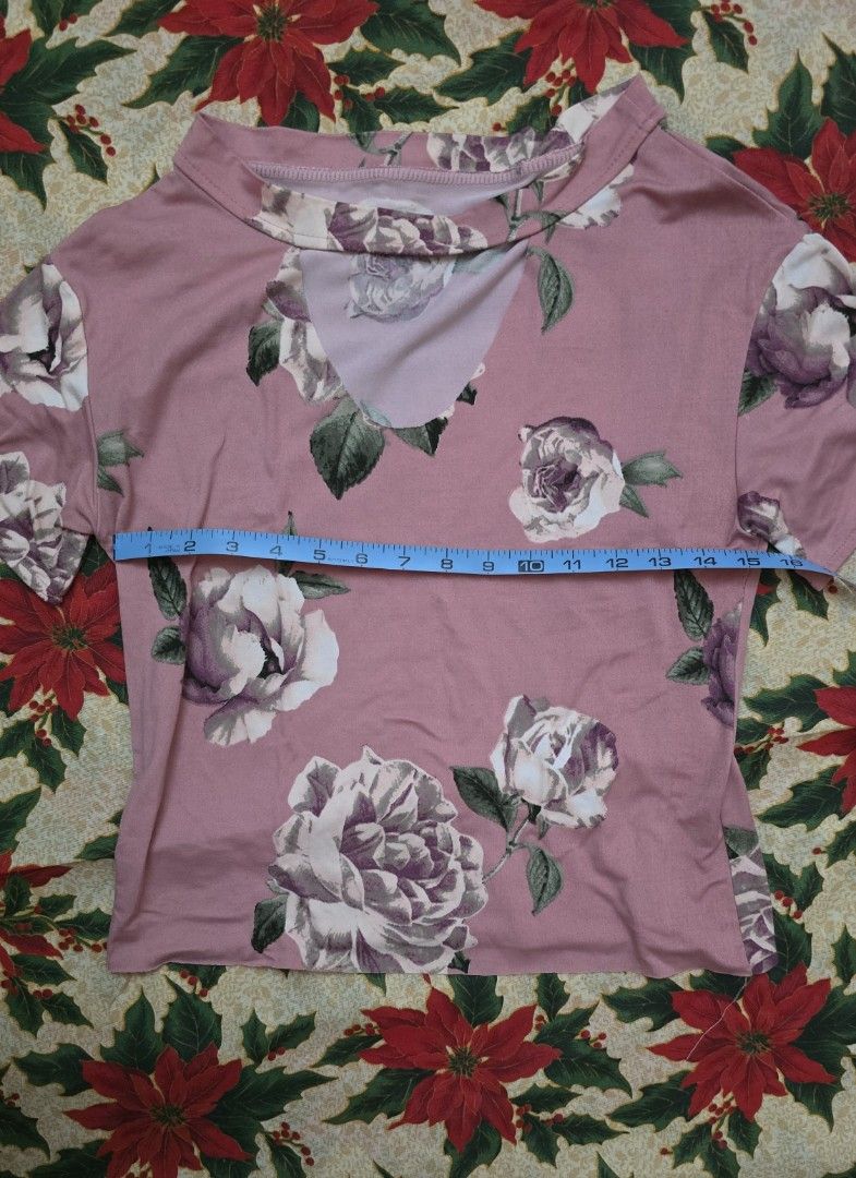 Women's Floral Top (Category: Blouses) located in Muntinlupa City. Submitted by aata207 (Listing ID 1347588778, Image 2). Description: Women's Floral Top Size: FS (15" x 19.5") Condition: Well used Color: Pink floral Price: Php 160 Notes: - RFS: Decluttering - This item is used but in good condition, please manage expectations - Shipping is shouldered by buyer. Shipping schedule once order is confirmed: T-TH-S.