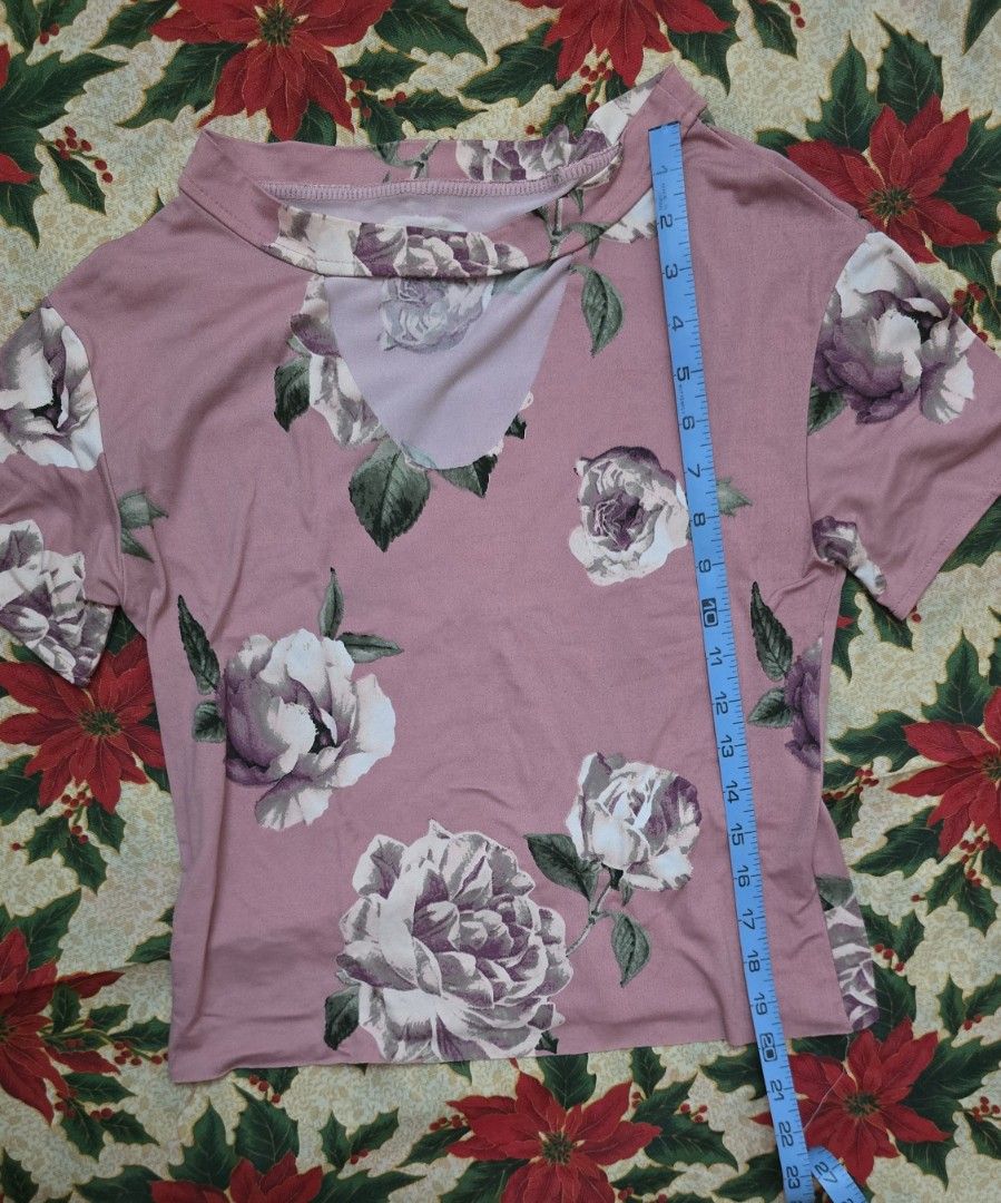 Women's Floral Top (Category: Blouses) located in Muntinlupa City. Submitted by aata207 (Listing ID 1347588778, Image 3). Description: Women's Floral Top Size: FS (15" x 19.5") Condition: Well used Color: Pink floral Price: Php 160 Notes: - RFS: Decluttering - This item is used but in good condition, please manage expectations - Shipping is shouldered by buyer. Shipping schedule once order is confirmed: T-TH-S.