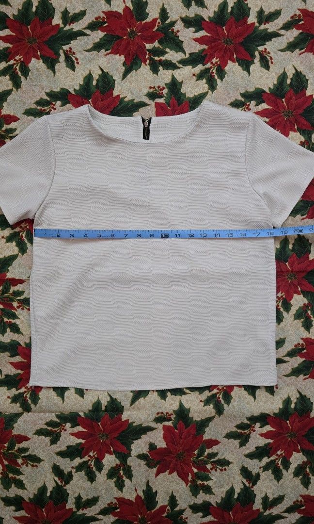 Women's Semi-formal White Top (Category: Blouses) located in Muntinlupa City. Submitted by aata207 (Listing ID 1347586103, Image 2). Description: Women's Semi-formal White Top Size: FS (18" x 21.5") Condition: Well used Color: White Price: Php 250 Notes: - RFS: Decluttering - This item is used but in good condition, please manage expectations - Shipping is shouldered by buyer. Shipping schedule once order is confirmed: T-TH-S.