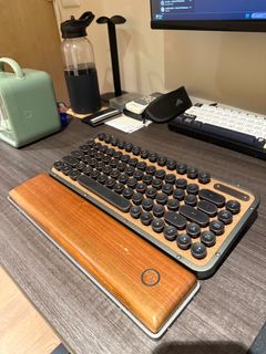 （分類：）位於 。 由 moooverss 提交（商品編號 1347762051，圖片 1）。簡介： 。