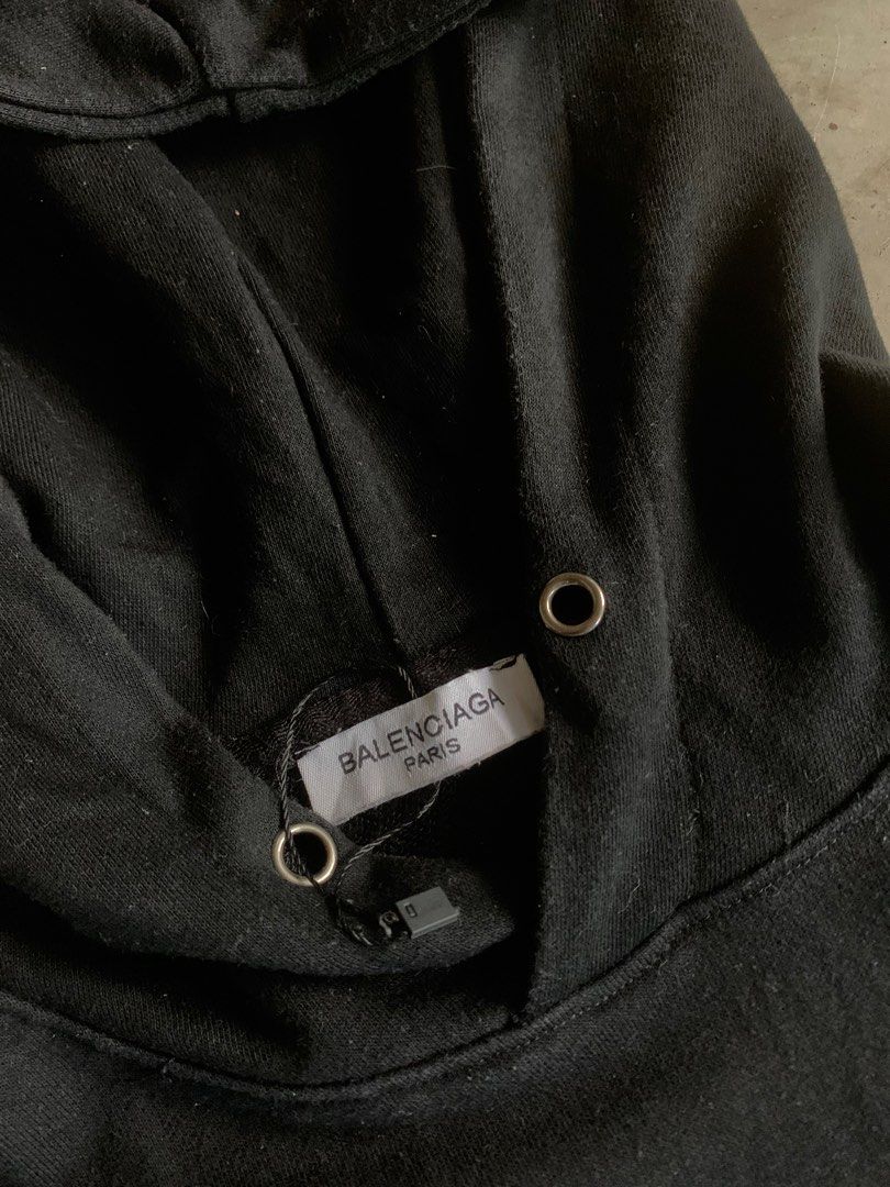 Balenciaga Crew Hoodie Jacket (Category: Coats, Jackets and Outerwear) located in Aritao. Submitted by moanthrift (Listing ID 1347739280, Image 3). Description: Balenciaga Crew Hoodie Color rate-9.8/10 Dimes- 19.5 x 26 Issue- none .