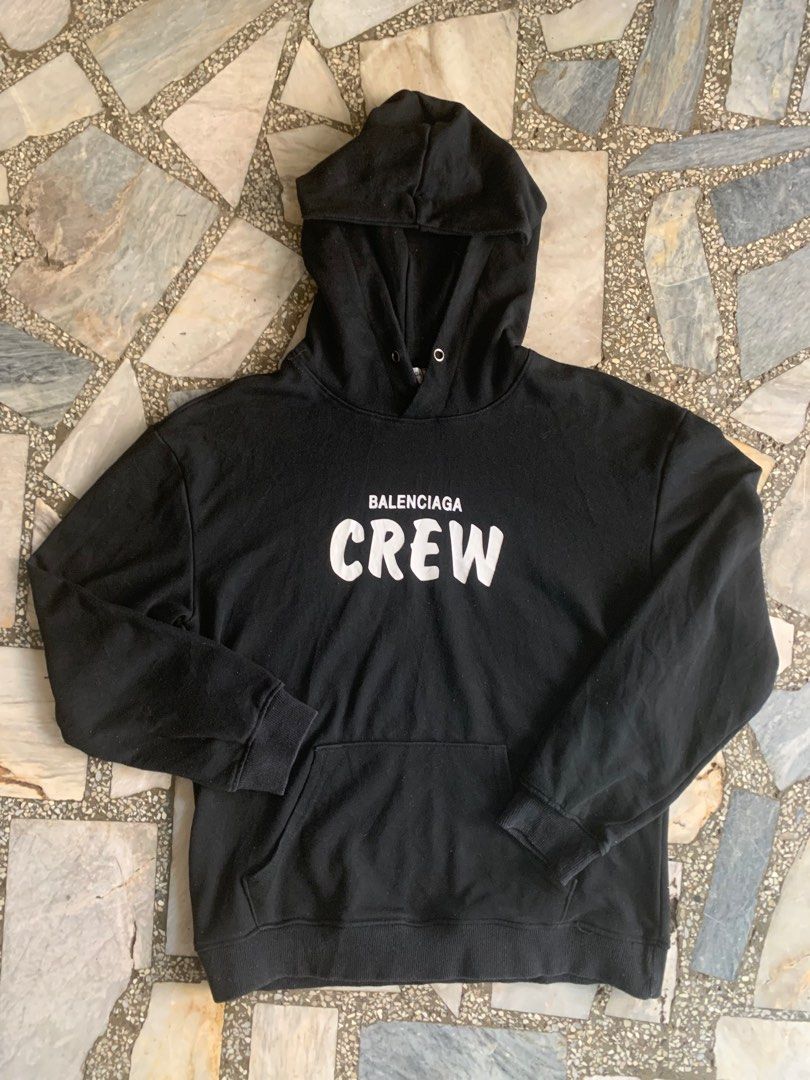 Balenciaga Crew Hoodie Jacket (Category: Coats, Jackets and Outerwear) located in Aritao. Submitted by moanthrift (Listing ID 1347739280, Image 1). Description: Balenciaga Crew Hoodie Color rate-9.8/10 Dimes- 19.5 x 26 Issue- none .