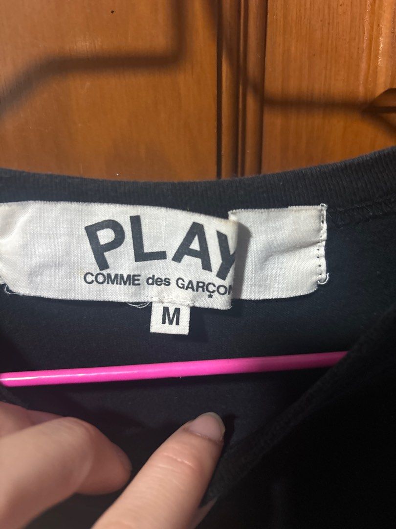 CDG Play Tee (Category: Shirts) located in Singapore. Submitted by aaaaaaa.hej (Listing ID 1347810119, Image 2). Description: Havent worn for a long time .