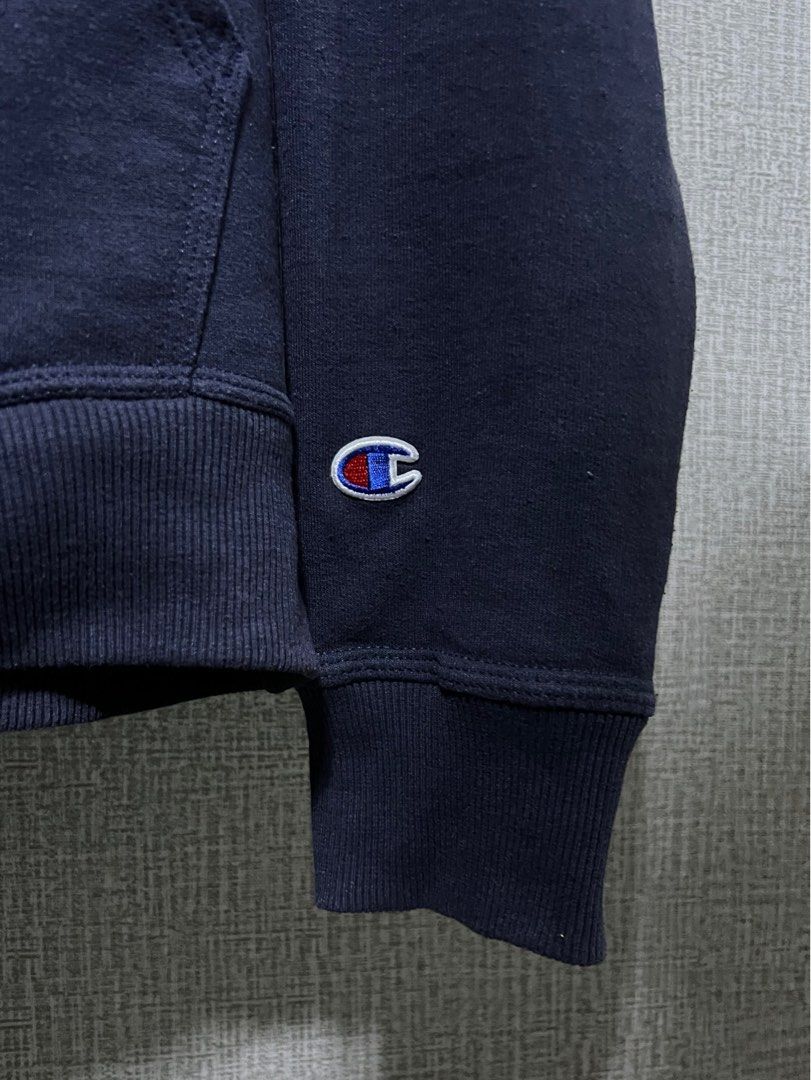 Champion Powerblend Pullover Navy Blue Hoodie (Category: Hoodies) located in Imus. Submitted by zelasells (Listing ID 1347682257, Image 3). Description: Width: 20 inches Length: 26.5 inches Sleeve Length: 27 inches Large (Asian) Small (USA) on Tag ✅ No Issues ✅ Gray Inner ✅ Printed Logo ✅ Patch Logo (Left Sleeve) ✅ Color may vary due to lighting ✅ Item has already been washed ✅ Just ask if you want your item steamed before shipping .