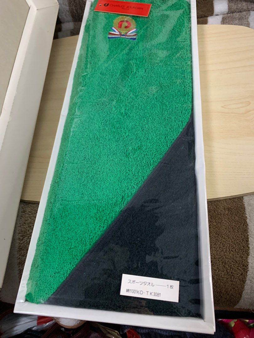 Charles jourdan paris bath towel (Category: Towels, Napkins & Holders) located in Cabanatuan. Submitted by mjluxxejapan (Listing ID 1347815105, Image 3). Description: Fixed price‼️Bnew.di ko n po masukat kasi Mssira sealed at ayos.as is item.medyo malaki po ito Pero not same ng bath towel medium size ganun..