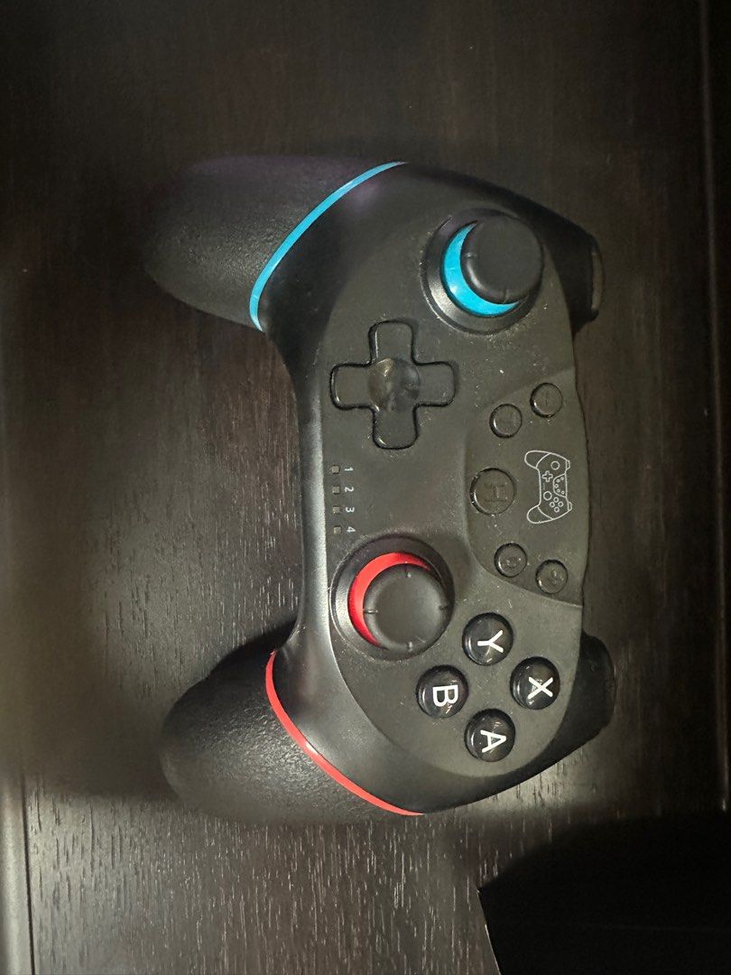 Controller for switch, PC or android (Category: Controllers) located in Singapore. Submitted by ghazzi_k (Listing ID 1347779100, Image 1). Description: Compatible with switch, PC or android.