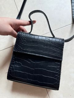 (Category: ) located in . Submitted by shophereshopthere (Listing ID 1347745122, Image 1). Description: .