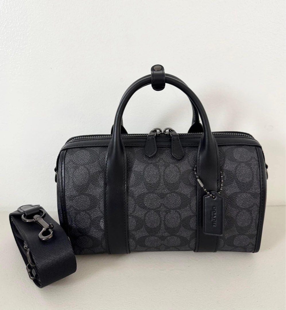 Gotham Duffle (Category: Luxury Bags & Wallets) located in Rizal. Submitted by onlinedepotwholesale2nd (Listing ID 1347682782, Image 2). Description: Gotham Duffle 24cm (L) x 14cm (H) x 11cm (W) CA186 2500 .
