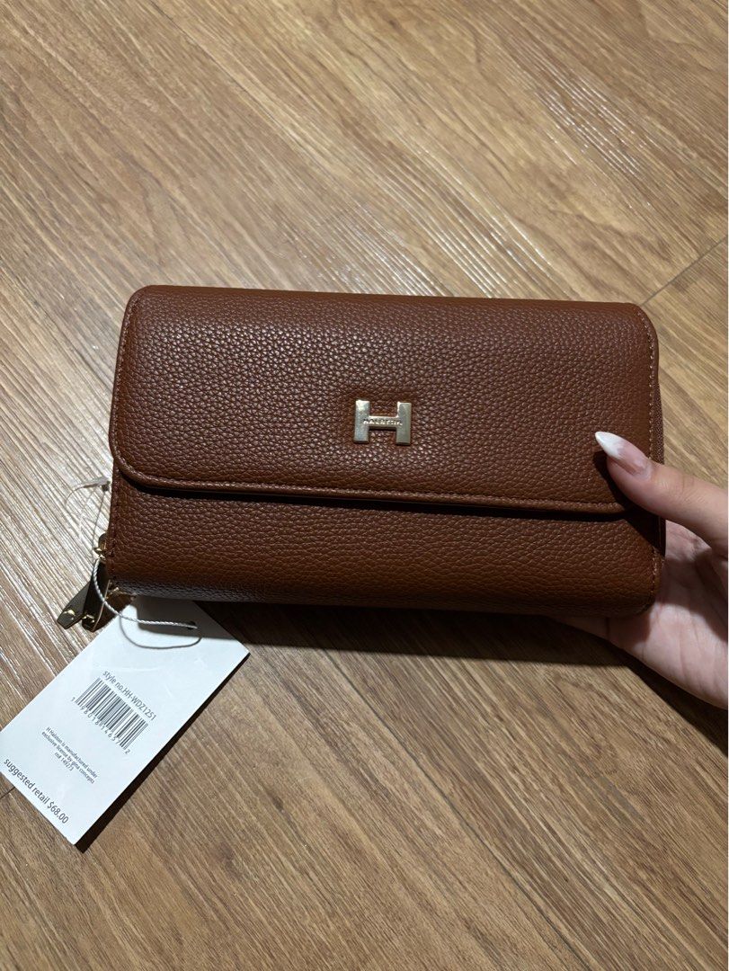 Halston: Brown Long Wallet (Category: Luxury Bags & Wallets) located in Paranaque City. Submitted by floramese (Listing ID 1347687788, Image 1). Description: Never used, just stored. ✿ bought from the states Modes of Payment – GCash – Maya – PNB – EastWest.