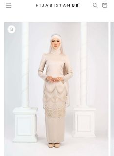 (Category: ) located in . Submitted by wardrobe2u_ (Listing ID 1347784840, Image 1). Description: .