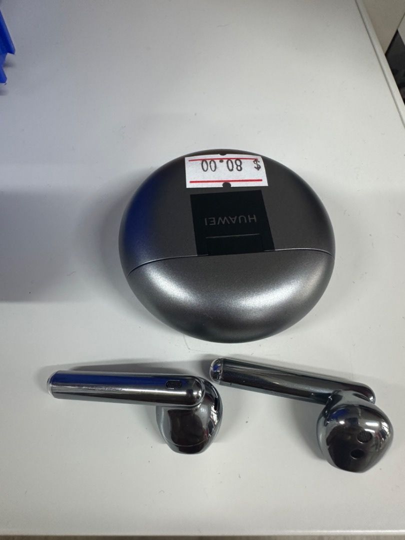 HUAWEI 55031990 Freebuds3 (Category: Earphones) located in Singapore. Submitted by redcrossshop (Listing ID 1347727699, Image 3). Description: White, 1.5 x 20.4 x 17.8 mm (per earbud) Adjustable ANC Effect Personalize the ANC effect according to your ear canal and wearing habit We recommend you to download the AI Life App2 to adjust its ANC levels. Support the go green movement and give pre-loved items a second life. Do Shop for a good Cause. Sel
