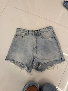 (Category: ) located in . Submitted by choeyy31 (Listing ID 1347694518, Image 1). Description: .