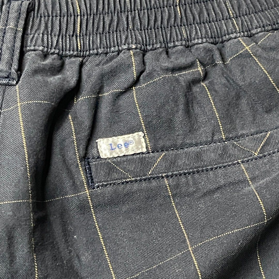 Lee Women’s Pants Medium on tag (Category: Other Bottoms) located in Pateros City. Submitted by earthissoft (Listing ID 1347768804, Image 3). Description: Lee Women’s Pants Used, Medium on Tag ₱250.
