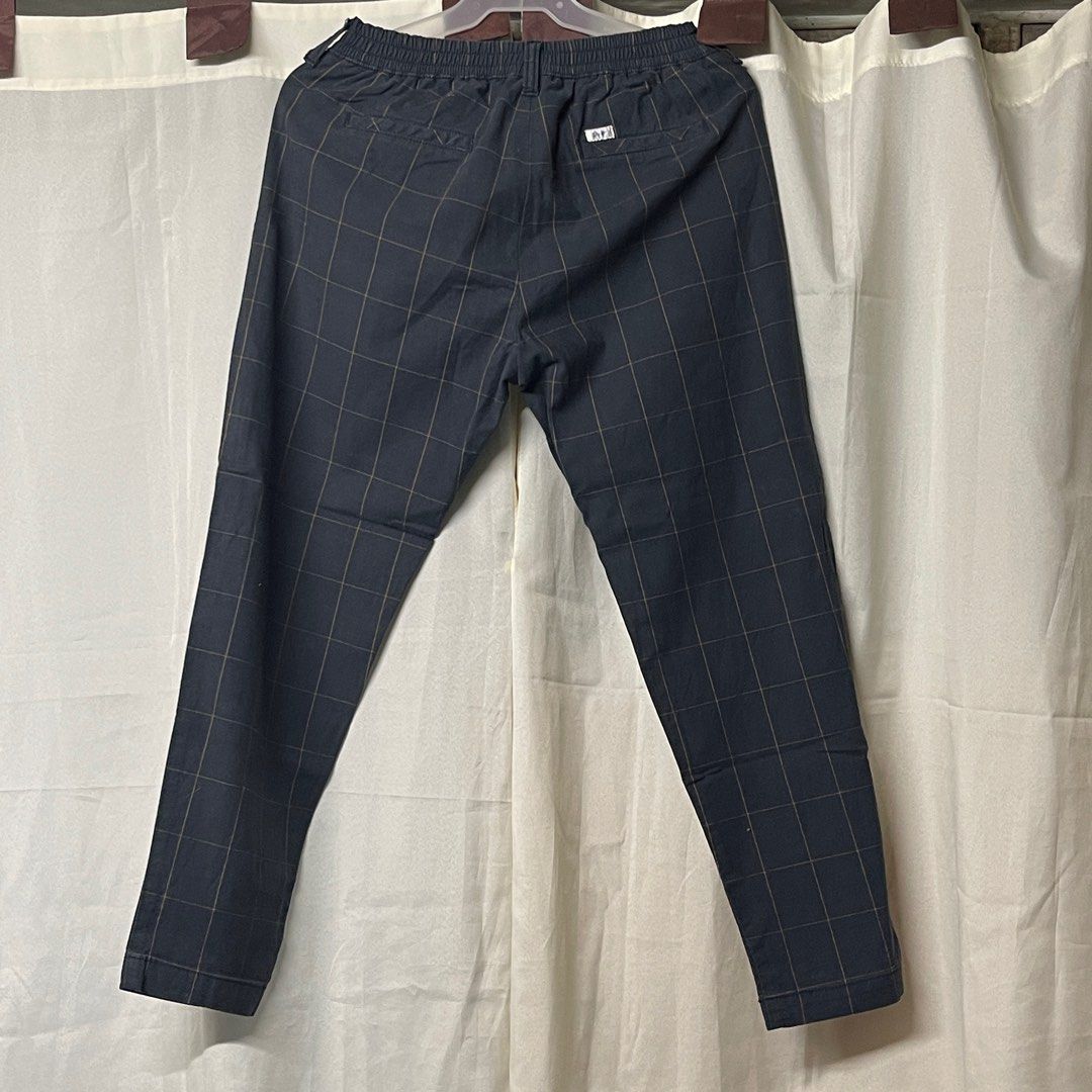 Lee Women’s Pants Medium on tag (Category: Other Bottoms) located in Pateros City. Submitted by earthissoft (Listing ID 1347768804, Image 2). Description: Lee Women’s Pants Used, Medium on Tag ₱250.