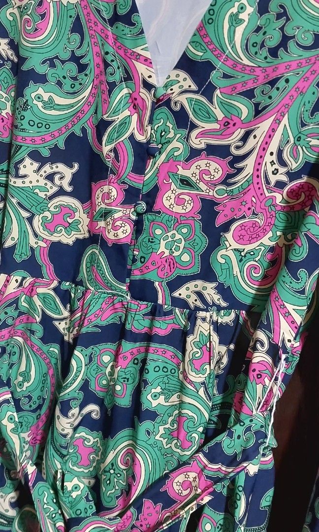 Long-sleeved dress (Category: Dresses) located in Manila. Submitted by mpirerules (Listing ID 1347764098, Image 2). Description: Maxi dress Best fits medium to large No exchange For sale, no swap MOP: BDO/BPI/Gcash/Maya Shipping to be shouldered by buyer. No free shipping. No meet-ups..