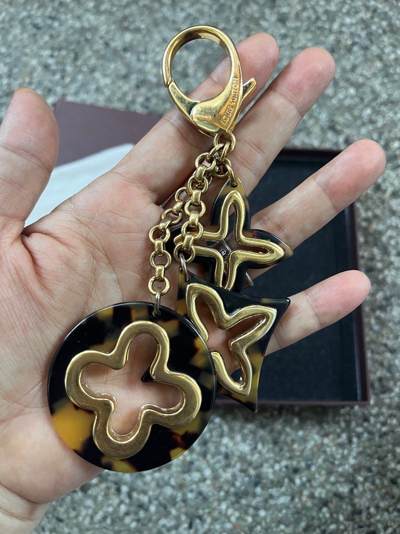 LV bag charm (Category: Luxury Accessories) located in Las Pinas. Submitted by bags.mnl (Listing ID 1347728024, Image 2). Description: guaranteed authentic LV - provided dustbag and box only.