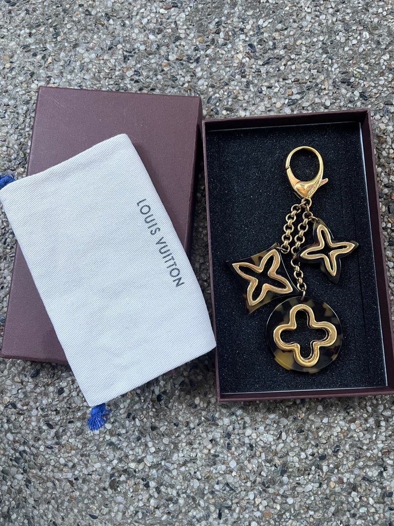 LV bag charm (Category: Luxury Accessories) located in Las Pinas. Submitted by bags.mnl (Listing ID 1347728024, Image 1). Description: guaranteed authentic LV - provided dustbag and box only.