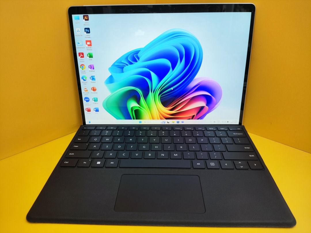 Microsoft Surface Pro 9 Core i5-12th Gen 13