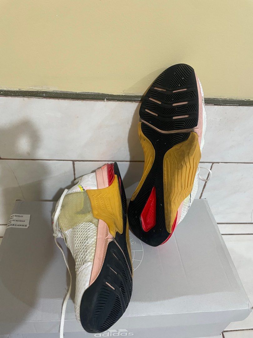 NIKE METCON7 (Category: Sneakers) located in Makati City. Submitted by puteteng (Listing ID 1347780231, Image 3). Description: Womens Nike Metcon 7 X White Pink Blast WMNS Marathon Running Shoes/Sneakers US9/6.5UK/40.5EUR well-used with minor defect shown on photo rfs: decluttering negotiable SF c/o buyer.