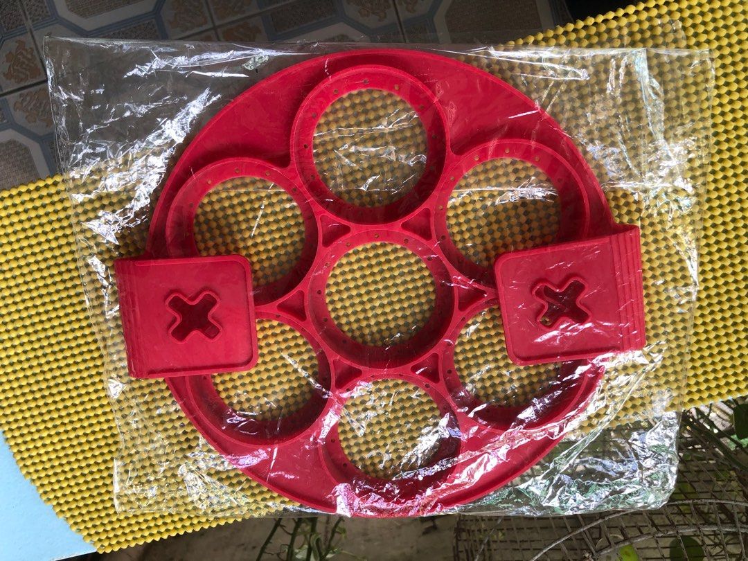 Non-Sticky Pancake and Egg Silicone Pan Flip Molder (Category: Cookware & Accessories) located in Cainta. Submitted by jickos01 (Listing ID 1347713653, Image 3). Description: Non-Sticky Pancake and Egg Silicone Pan Flip Molder. Used once only. Price : P150 only RFS : Decluttering Location : Katamisan St. Karangalan Village, Manggahan, Pasig City Please DM if interested. Thank you. ☺️🙏.