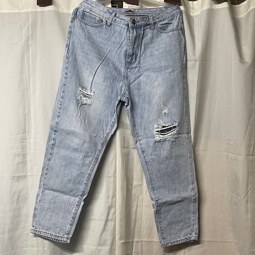 Crissa Denim Ladies Pants (Category: Jeans) located in Pateros City. Submitted by earthissoft (Listing ID 1347760071, Image 1). Description: Denim Ladies Pants Crissa Used, Size 30 ₱350.