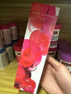 POLA - Rose Scent Body Wash 500ML62863192639235118