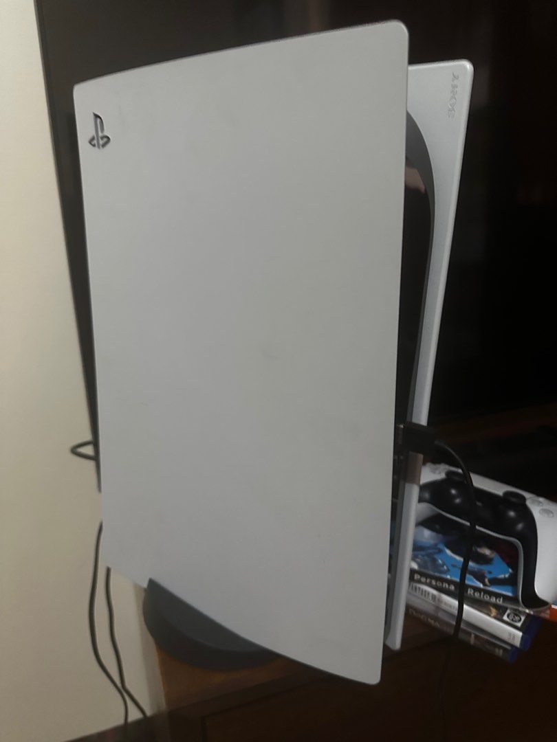 PS5 Disc Edition for sale (Category: PlayStation) located in Quezon City. Submitted by baldyosa (Listing ID 1347712898, Image 1). Description: PS5 extra from condo Decluttering No damages/issues Complete basic package No games Pm for details.