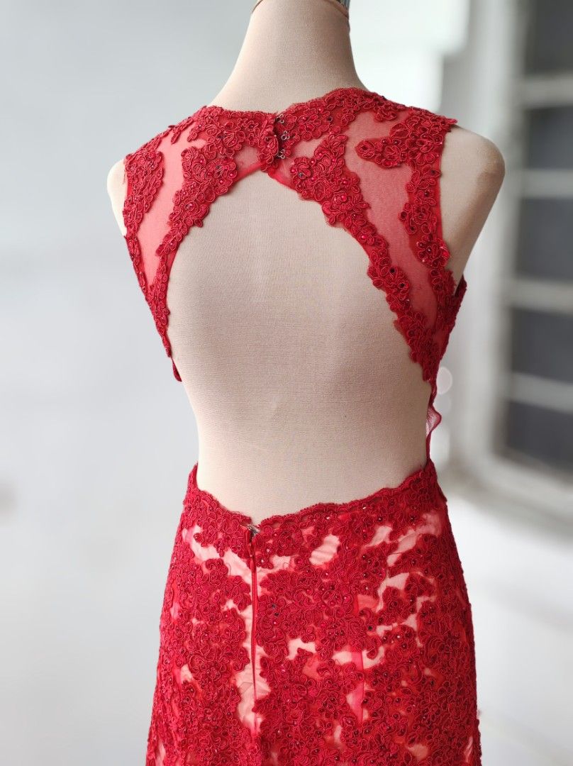 Red lace backless mermaid gown evening (Category: Evening dresses & gowns) located in Rizal. Submitted by lexycolour (Listing ID 1347733363, Image 3). Description: LP clearance saleeeee May isang long gown ako na same brand neto and brand-new with price tag nasa 18k pero mas maganda pa to kaso used na. ( maybe mas mahal pa to) 💖size M (mannequin size M) 💖gold Inner 💖PADDED 💖backless 💖 washed ⚠️ with few missing beads not noticable.