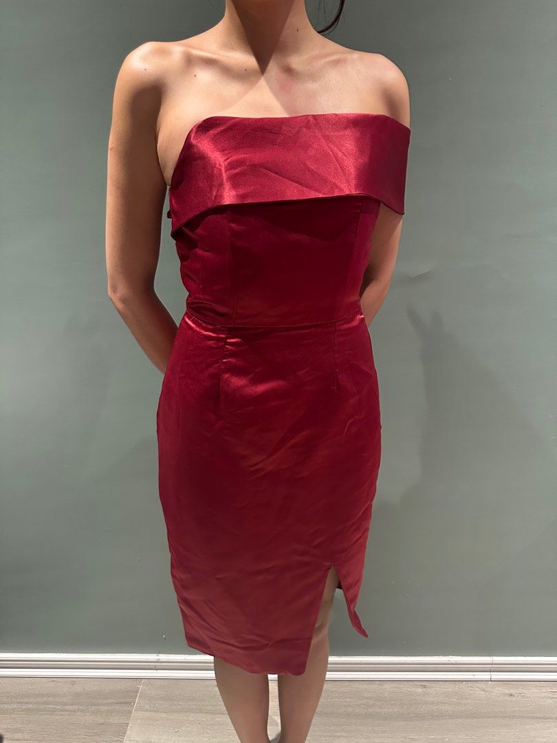 Red one-sided/off-shoulder Dress (Category: Dresses) located in Jimenez. Submitted by cflamd (Listing ID 1347774865, Image 2). Description: RFS: decluttering Worn once for wedding Padded Fits XXS to XS frames.