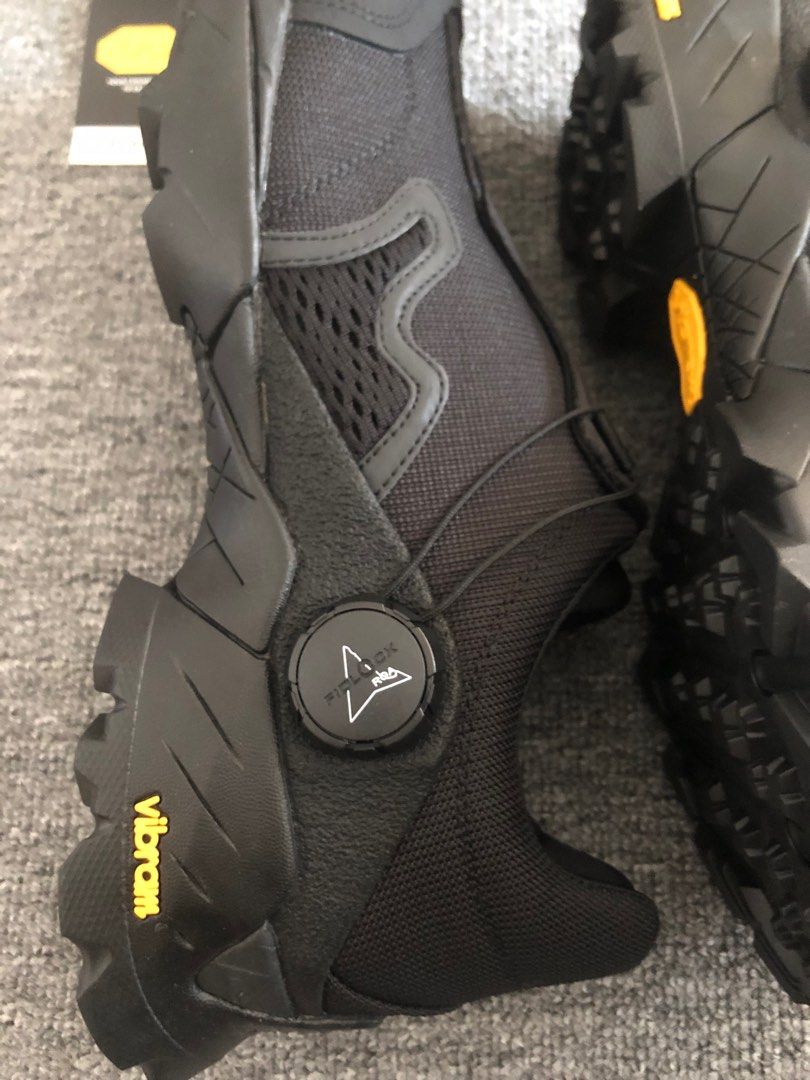 ROA Minaar Twist-lock Sneakers hiking, 男裝, 運動服裝- Carousell