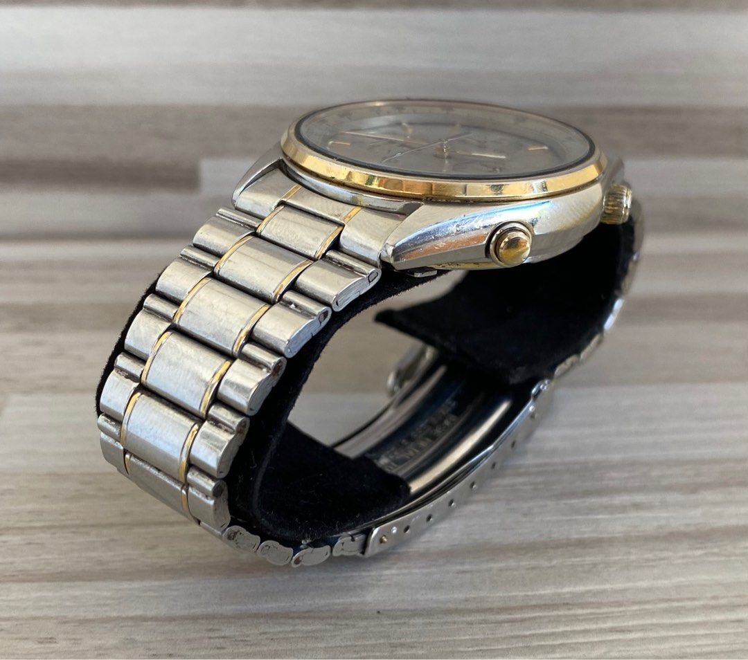 Seiko Quartz Chronograph 7A38-7060 (Category: Men's Watches) located in Olongapo. Submitted by timeisgoldyoyongpinoy (Listing ID 1347800231, Image 3). Description: FOR SALE!🙂 Vintage! Seiko Quartz Chronograph •Model: 7A38-7060 •Serial: 8N7179 •BMBY: 1988 of November •Case size: 37.5mm •Lug size: 19mm •Fit up to 7” inches wrist •Collectible watch •Working Well •Chronograph reset to zero ₱rice: 18,000 Cash on Delivery #qualitywatch NOTE: -Unit onl