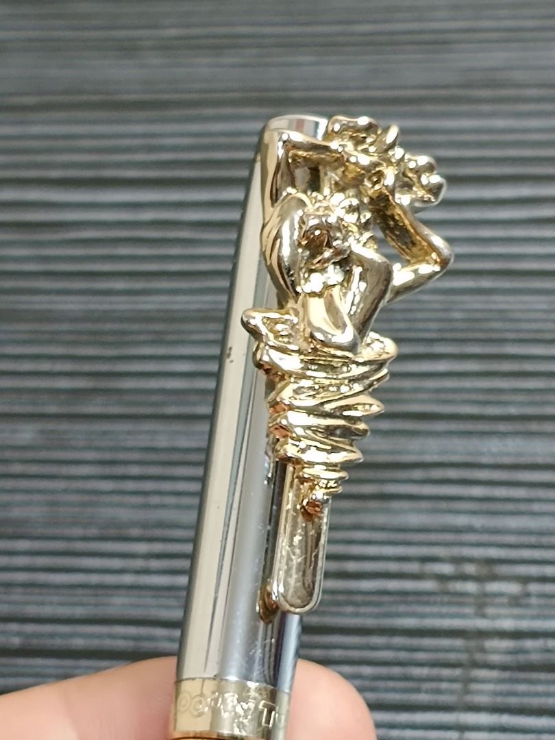 Tazmanian Devil Metal Ball pen 1996 (Category: Vintage Collectibles) located in Paranaque City. Submitted by donjuan_thegreat (Listing ID 1347835883, Image 2). Description: Item in very good vintage condition Purchased in Spain Released 1996 Metal Pen Dimensions: L 13.7 cm Taz figure: 4.5 cm For pick-up at UPS 5 Parañaque or can ship at buyer´s expense #Taz #Tazmaniandevil #looneytunes #ballpen #vintage #pen .