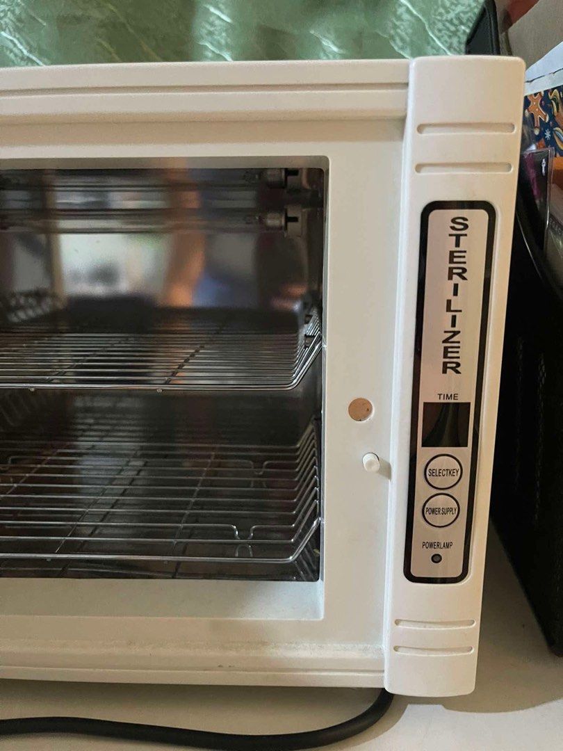 UV Sterilizer/ Disinfectant Machine (Category: Other Home Appliances) located in Manila. Submitted by fashfab (Listing ID 1347672126, Image 3). Description: .