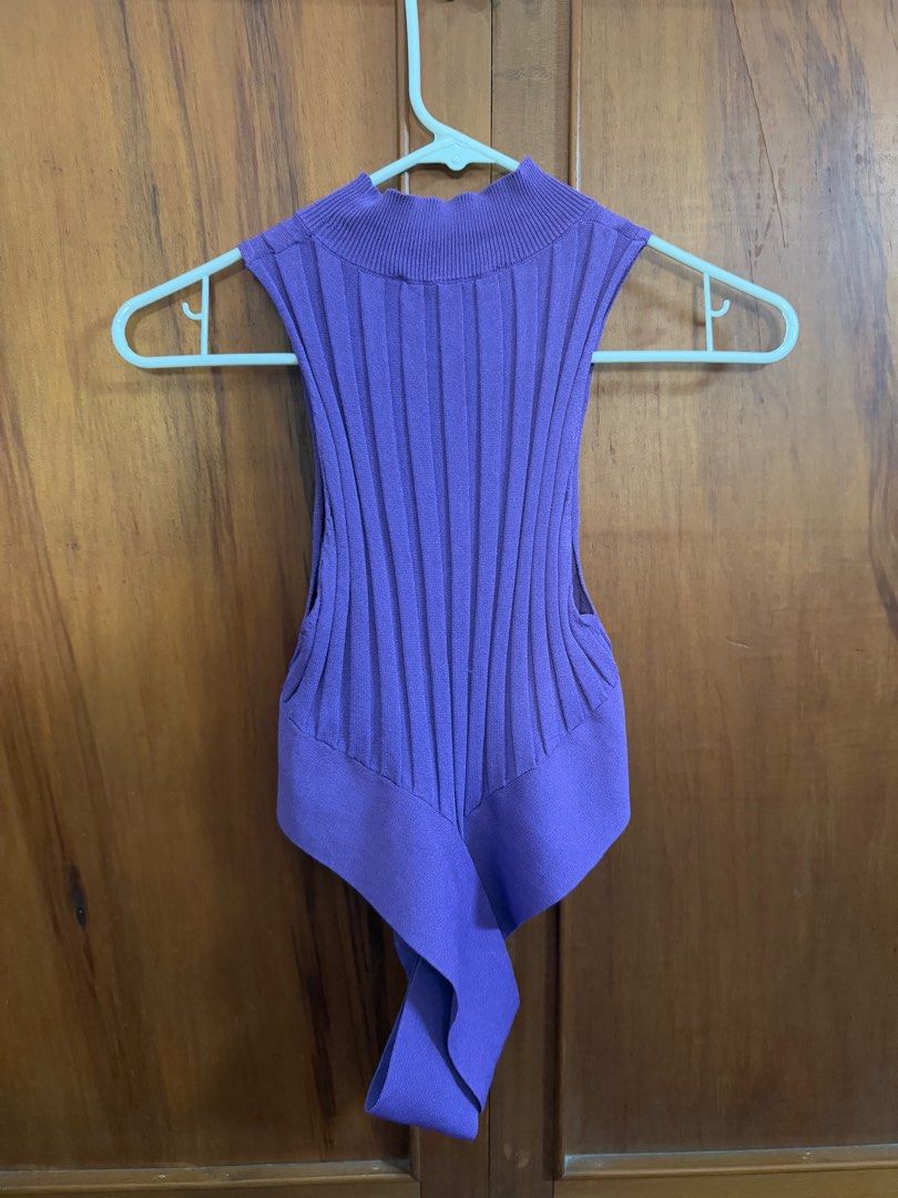 Zara Knit Top (Category: Others Tops) located in Quezon City. Submitted by monsdeclutter (Listing ID 1347781726, Image 2). Description: Authentic, bought in store Never been used. Only washed then stored No when worn Actual color may vary (due to lighting and camera settings) Price negotiable but no to lowballing MOP: Gcash MOD: SDD (grab/lalamove) or GGX Note: Strictly payment first before shipping SDD booked by buyer SF shouldered by buyer.