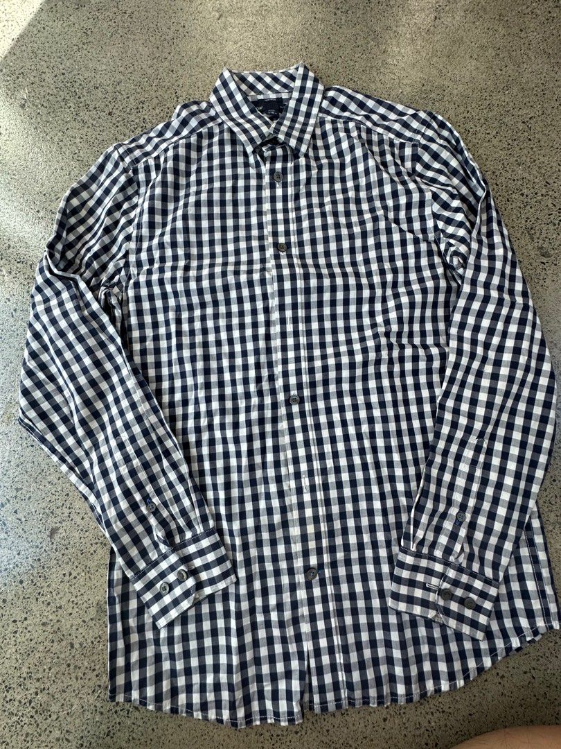 Authentic Gap Long Sleeves Checkered Blue XS (Category: Formal Shirts) located in Pasig City. Submitted by mrdecluttering_ph (Listing ID 1347849198, Image 1). Description: Authentic GAP Long Sleeves Checkered Bllue Dimensions: width 47cm length 73cm Xsmall slim fit Rfs decluttering Negotiable Delivery fee c/o buyer.