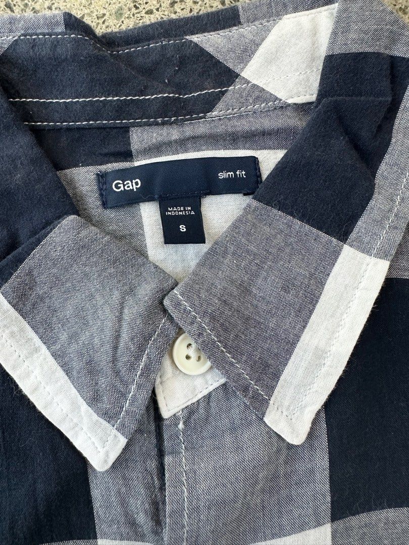 Authentic GAP long sleeves checkered blue Small (Category: Formal Shirts) located in Pasig City. Submitted by mrdecluttering_ph (Listing ID 1347851290, Image 2). Description: Authentic GAP Long Sleeves Blue Checkered Dimensions: width 50cm length 73cm Small Slim Fit Rfs decluttering Negotiable Delivery fee c/o buyer.