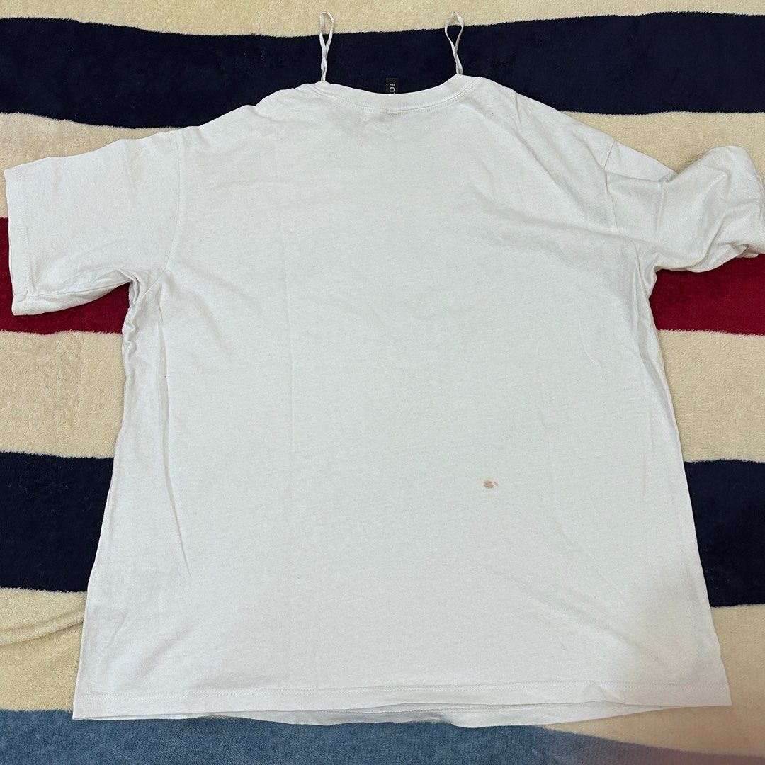 [AUTHENTIC] H&M Divided Loose Shirt in Size Extra Small (Category: Shirts) located in Manila. Submitted by arqchie (Listing ID 1347988035, Image 3). Description: RFS: Decluttering If you have any questions regarding the product, feel free to message me..