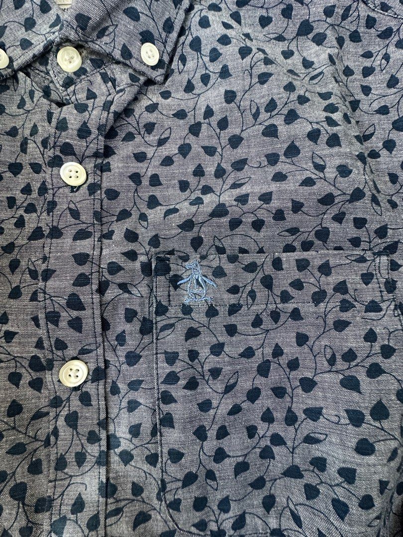 Authentic Penguin Long Sleeves Printed Blue XS (Category: Formal Shirts) located in Pasig City. Submitted by mrdecluttering_ph (Listing ID 1347849534, Image 3). Description: Authentic Penguin Long Sleeves Printed Bllue Dimensions: width 47cm length 72cm XS Heritage Slim Fit Rfs decluttering Negotiable Delivery fee c/o buyer.
