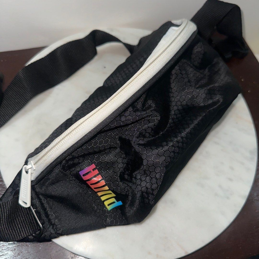 Authentic PUMA Running Belt Bag (Category: Activewear) located in Dinalupihan. Submitted by sagideclutter (Listing ID 1347889401, Image 2). Description: Lightly used Perfect for running or gym Adjustable Spacious Rfs letting go of bags .