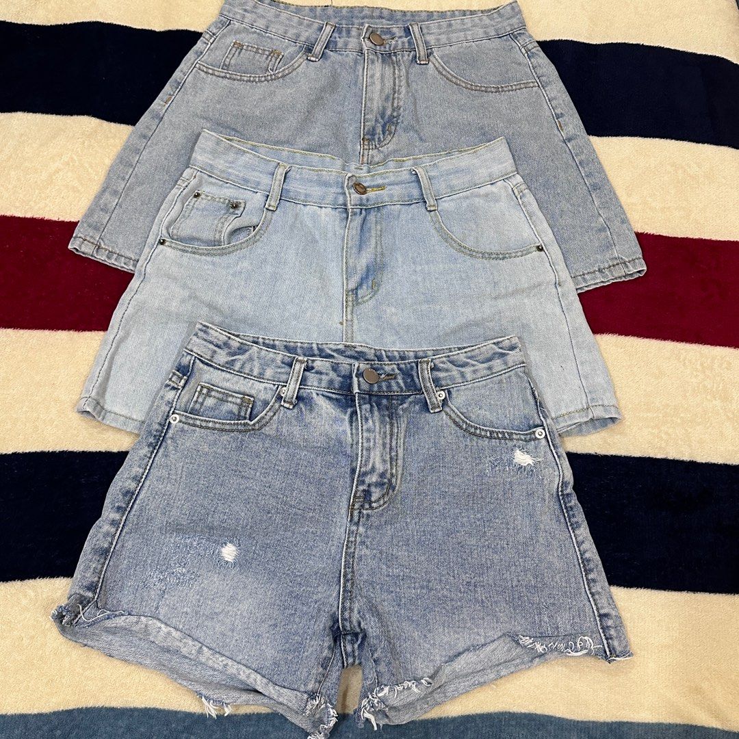 [BUNDLE] Unbranded High-Waist Shorts W: 27 (Category: Shorts) located in Manila. Submitted by arqchie (Listing ID 1347992525, Image 3). Description: Three trendy shorts for 175?! RFS: Decluttering If you have any questions regarding the product, feel free to message me..