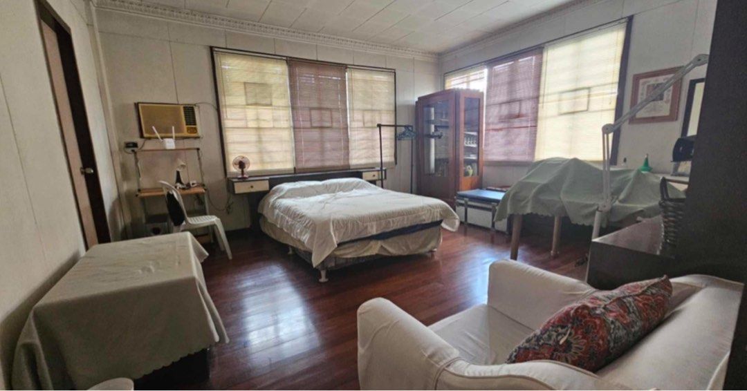 Capitol 8 Pasig with 4 Bedrooms (Category: House & Lot) located in Taguig. Submitted by brokerhanstaneo_09178038728 (Listing ID 1347846834, Image 3). Description: Capitol 8 Pasig Near Capitol Commons La 396 sqm Fa 436 sqm 4 Bedrooms P150M nego.