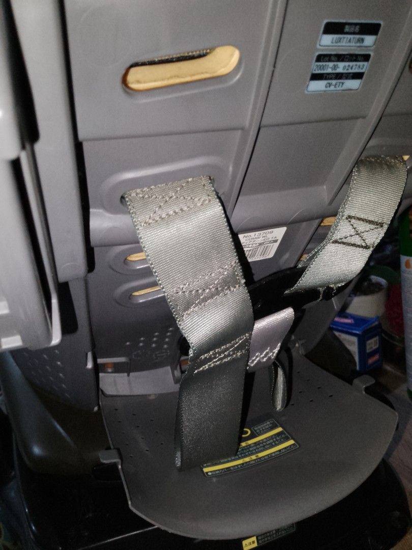 Car Seat (Category: Car Seats) located in Taytay. Submitted by chichaycollections (Listing ID 1347847245, Image 3). Description: Combi ZEUS Car seat well used 360 recline clean, ready to use 1,000 ONLY.