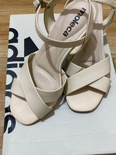 (Category: ) located in . Submitted by togoapparels (Listing ID 1347973345, Image 1). Description: .