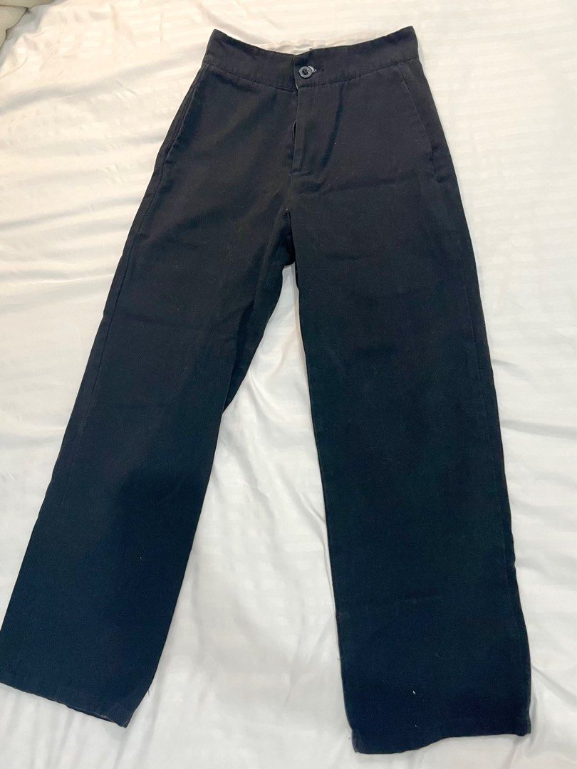 Folded waist jennie-inspired pants (Category: Jeans) located in Malolos. Submitted by samieeeeeee (Listing ID 1347895790, Image 2). Description: .