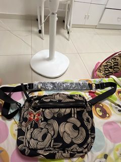 (Category: ) located in . Submitted by helpingmymomsellthings (Listing ID 1347961537, Image 1). Description: .