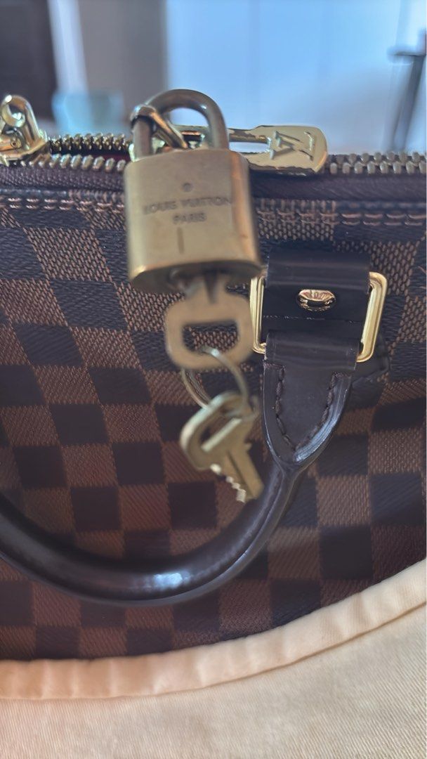 Louis Vuitton Alma Damier (Category: Luxury Bags & Wallets) located in Pasig City. Submitted by watch_up.mnl (Listing ID 1347875366, Image 3). Description: FOR SALE Louis Vuitton - Alma Damier - Dust bag - Keys P45,000 Cash/Gcash/Bank Transfer *Used but not abused *Minor aesthetic flaws *Bought in LV Paris years ago *Authenticated by LegitGrails Rfs: my mother unloading her bag collection, you can check personally for its legitimacy Location: Pas
