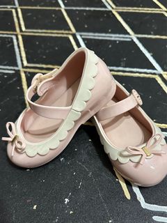 (Category: ) located in . Submitted by aishbanks (Listing ID 1347851000, Image 1). Description: .