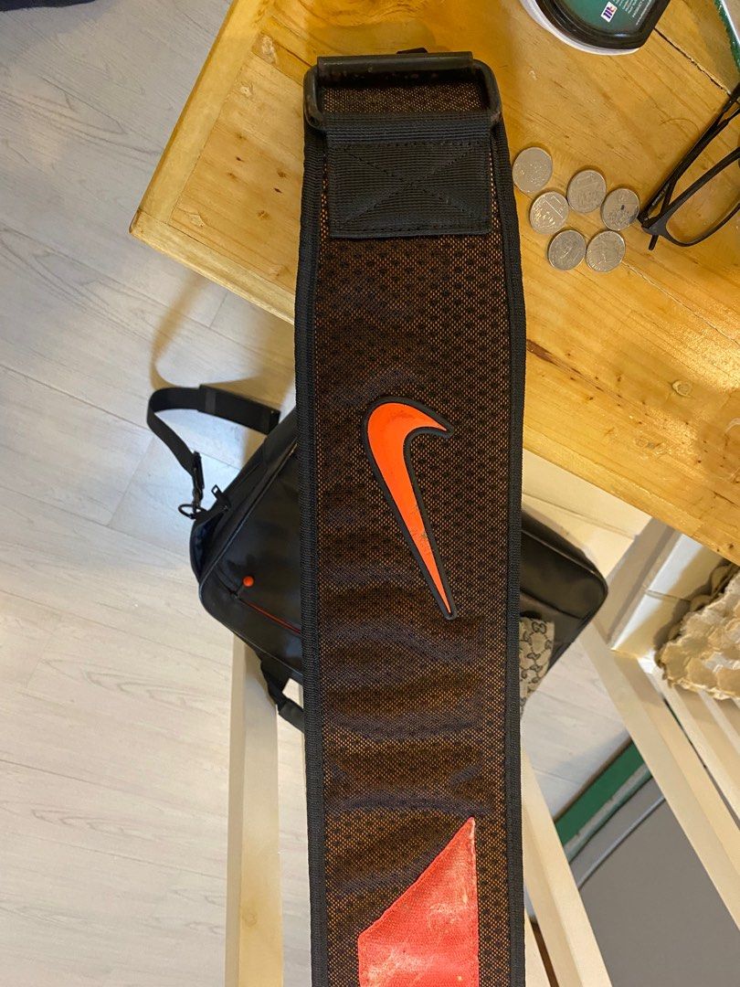 NIKE lifting belt Large (Category: Braces, Support & Protection) located in Marikina City. Submitted by jedpel (Listing ID 1347954978, Image 3). Description: Used but not abused, still very presentable marikiba area.