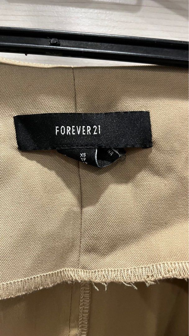 Off shoulder jacket (Category: Dresses) located in Kuala Lumpur. Submitted by twerkystar (Listing ID 1347860445, Image 3). Description: Can fix until XL sebab baggy. Baju ni memang cantik .